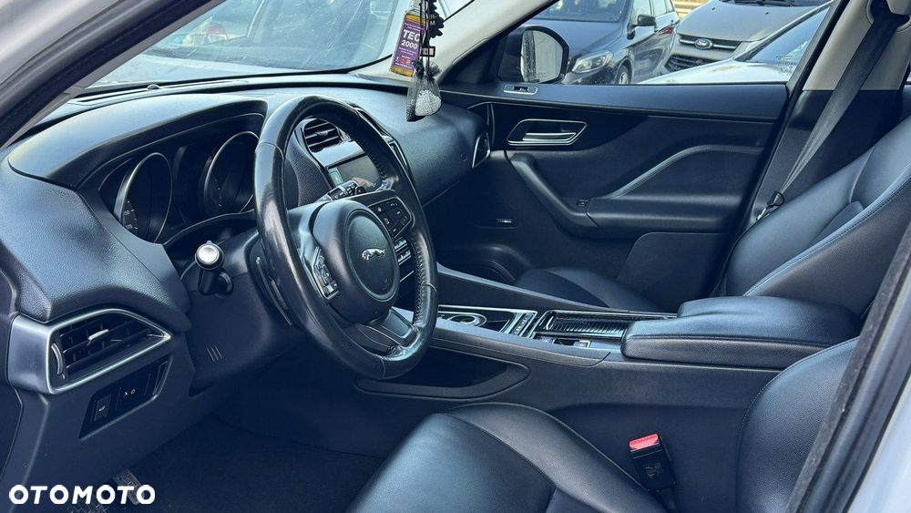 Jaguar F-Pace - 7