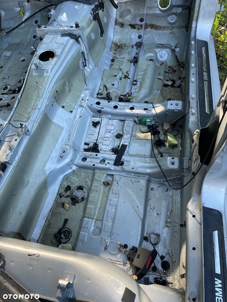 Karoseria buda kasta Bmw e38 ładna bez korozji z ciepłego kraju - 14