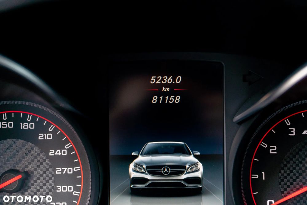 Mercedes-Benz Klasa C AMG 63 S AMG Speedshift 7G-MCT - 33