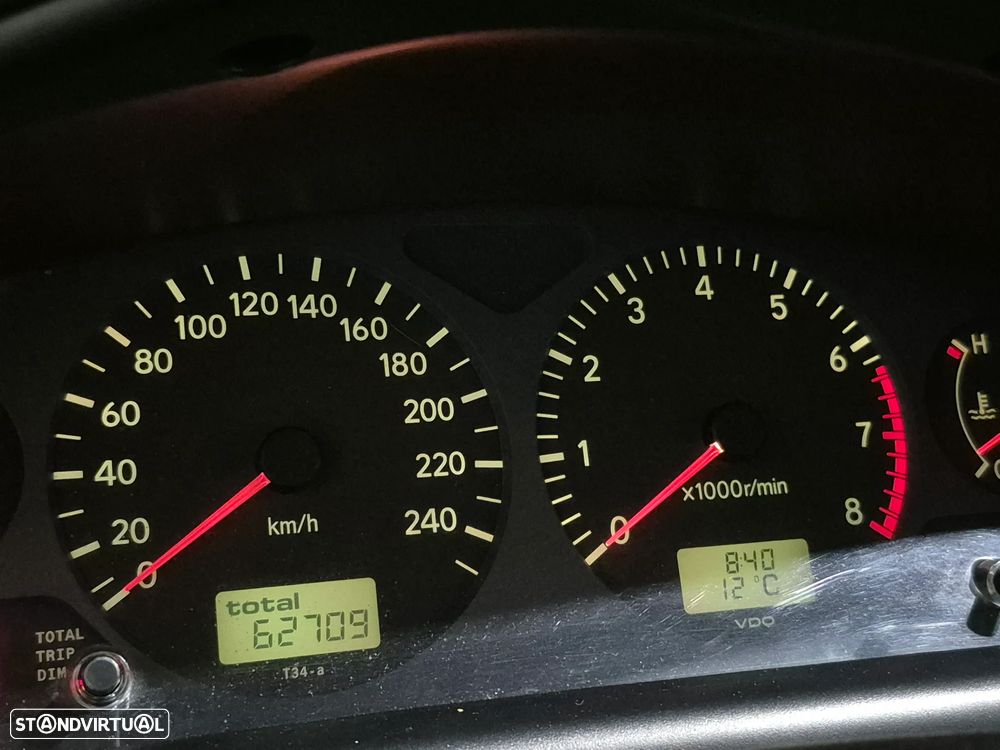 Toyota Avensis Liftback 1.6 Terra JE - 9