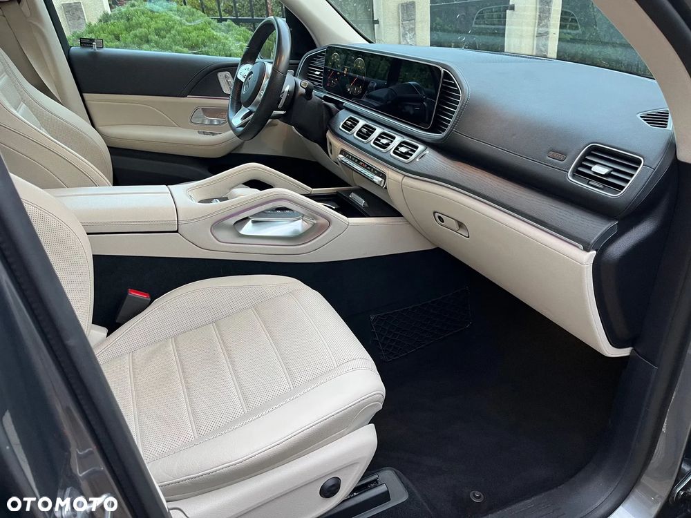 Mercedes-Benz GLS - 27