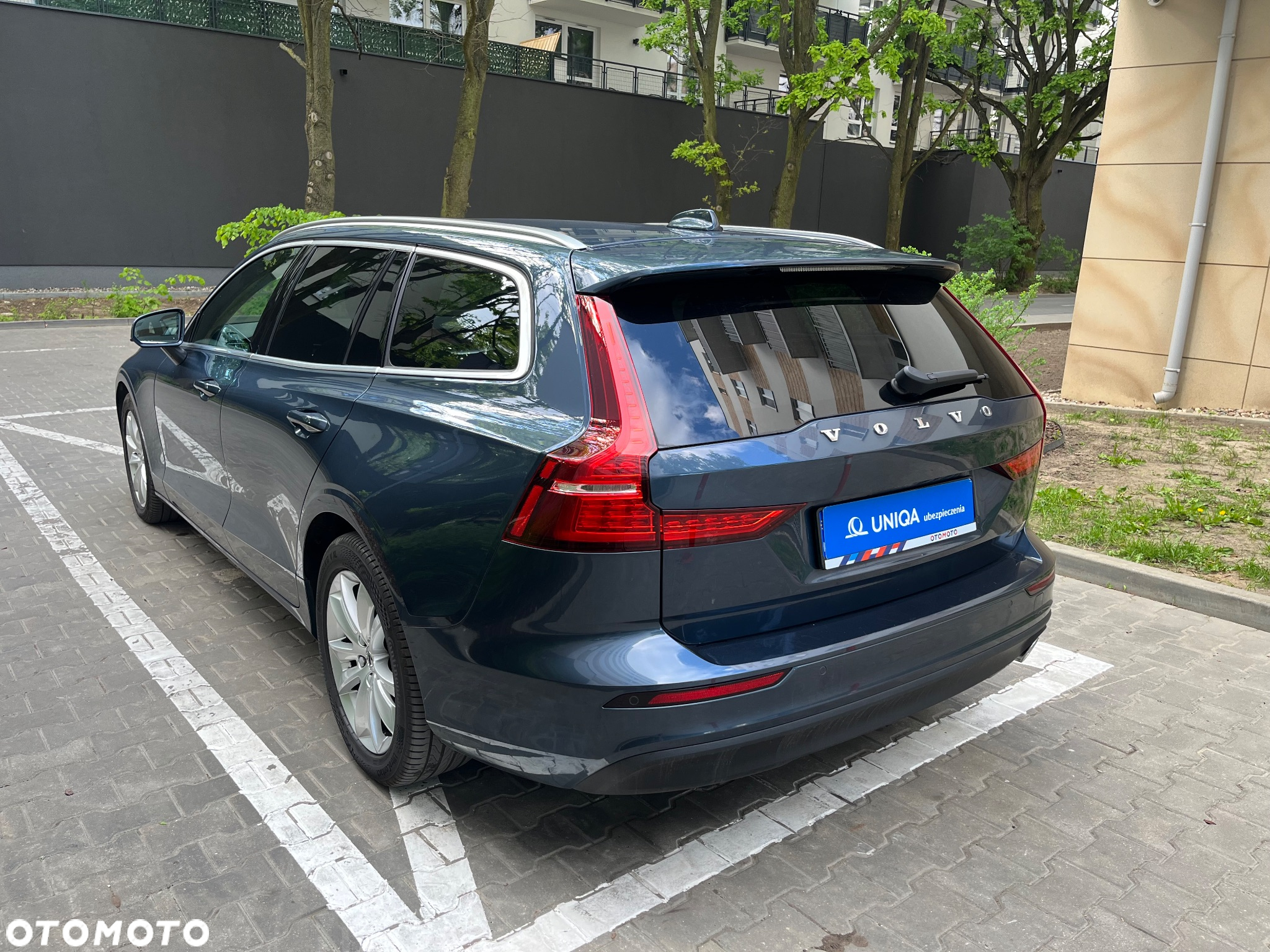 Volvo V60 D3 Momentum Pro - 4