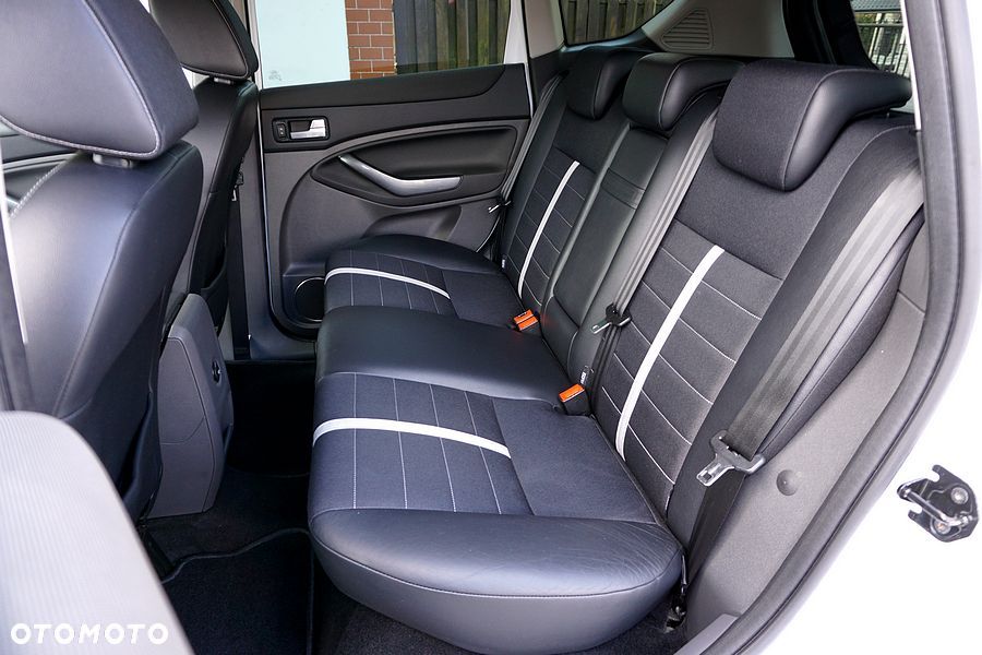 Ford Kuga 2.0 TDCi 4x4 Titanium - 23