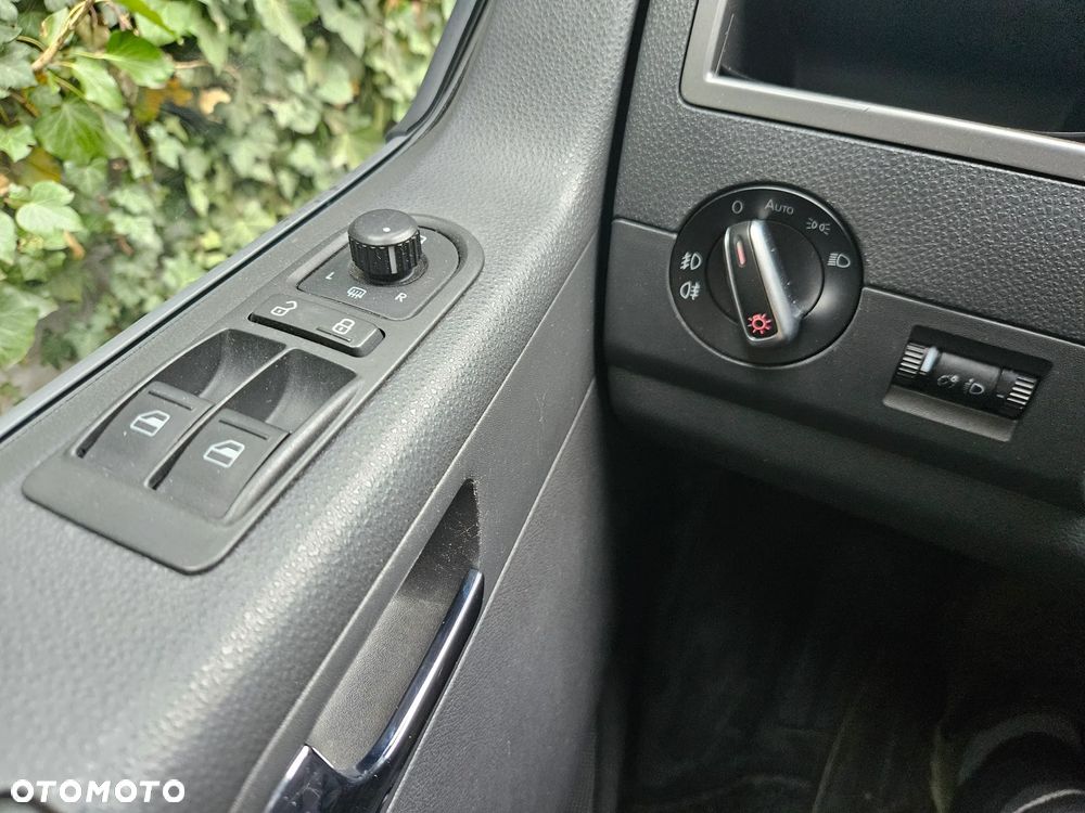 Volkswagen Multivan - 19