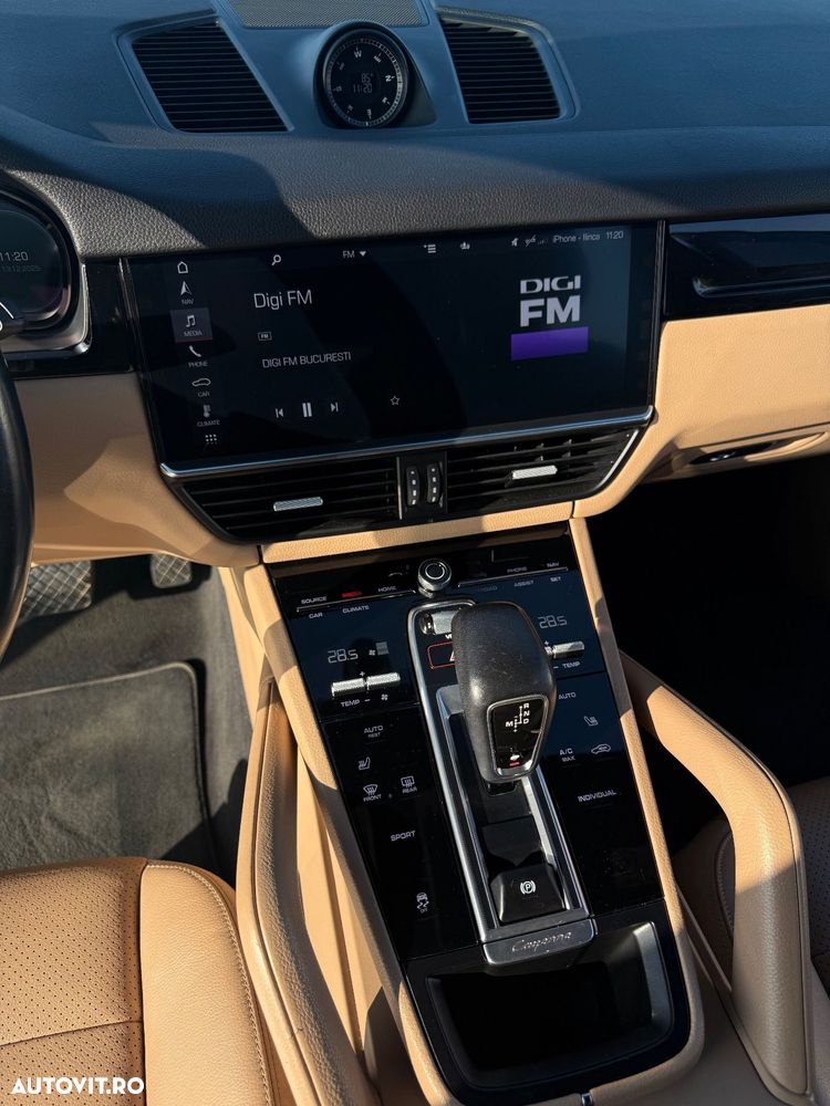 Porsche Cayenne Standard - 17