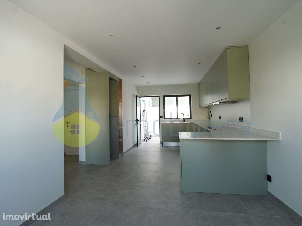 Apartamento T3 para venda no centro de Lagoa - Grande imagem: 2/16