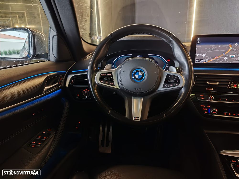 BMW 520 e Pack M - 19