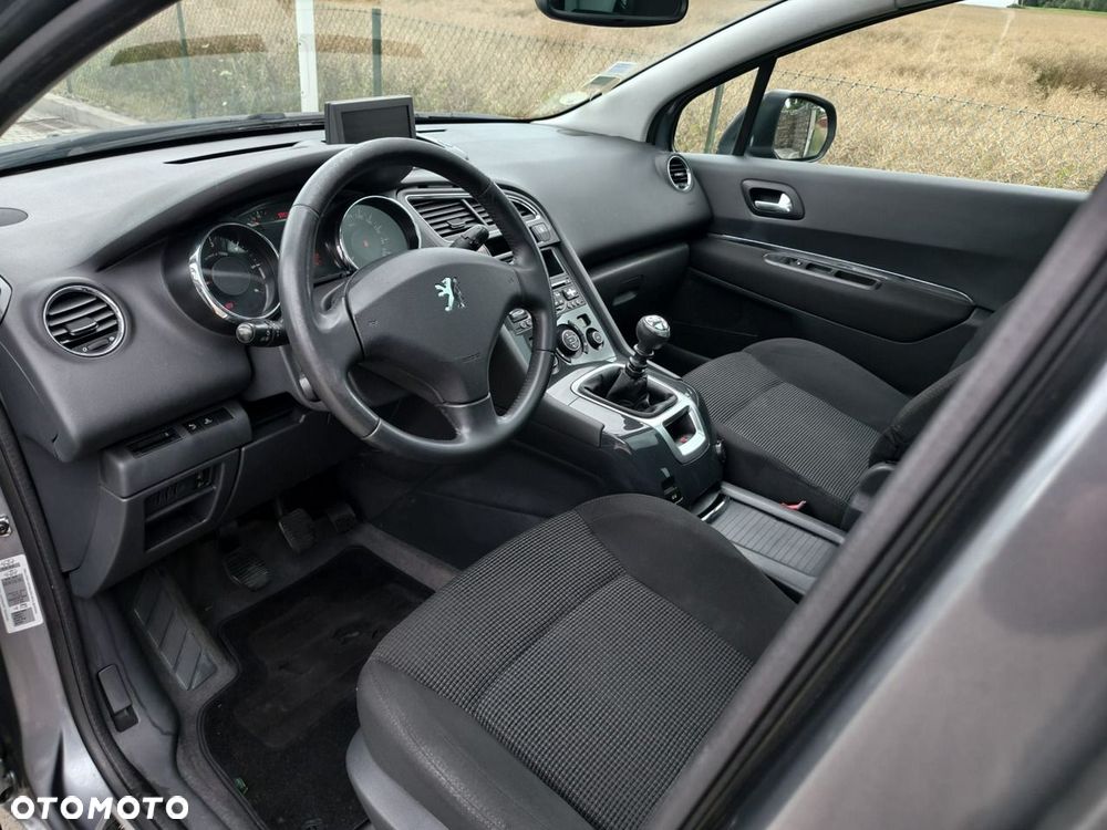 Peugeot 5008 - 9
