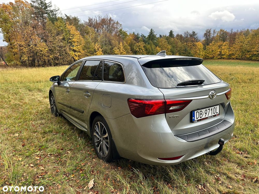 Toyota Avensis 1.8 Prestige MS - 2