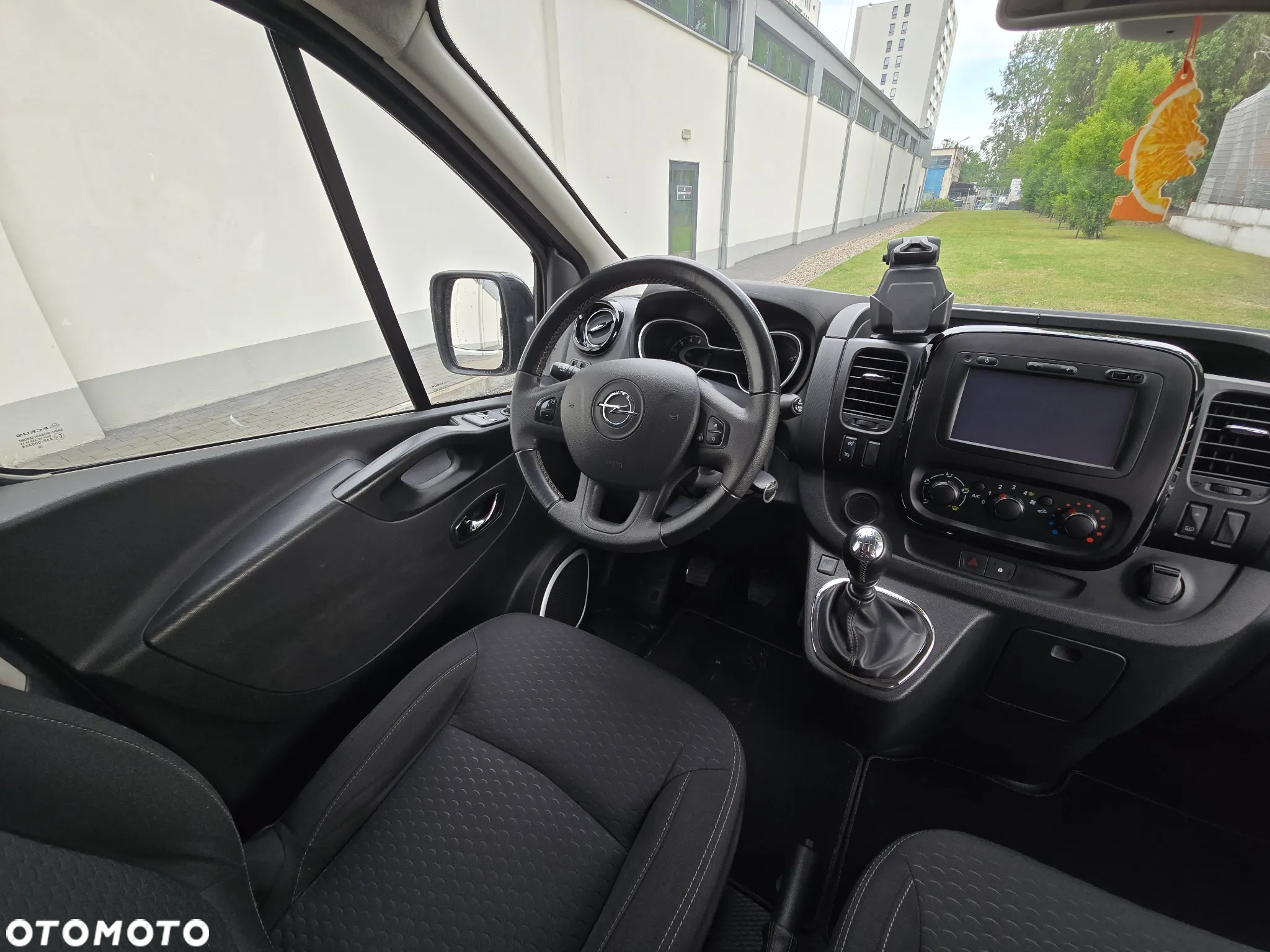 Opel Vivaro L2H1 2,9t Elegance - 19