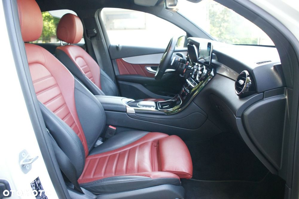 Mercedes-Benz GLC - 21