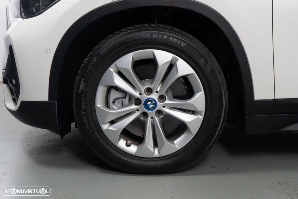 BMW X1 25 e xDrive Corporate Edition - 25