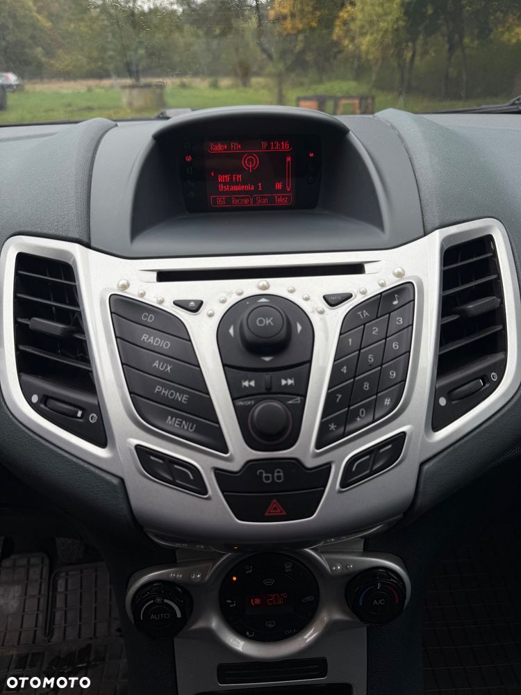 Ford Fiesta 1.6 TDCi Titanium - 18