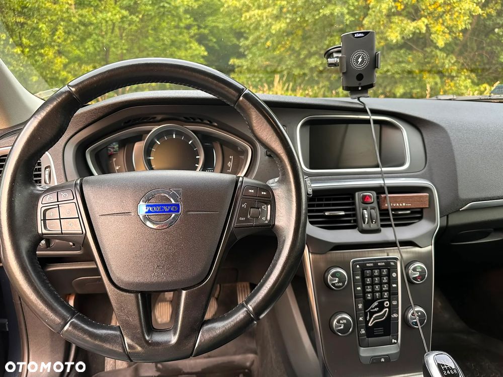 Volvo V40 D4 Momentum - 12