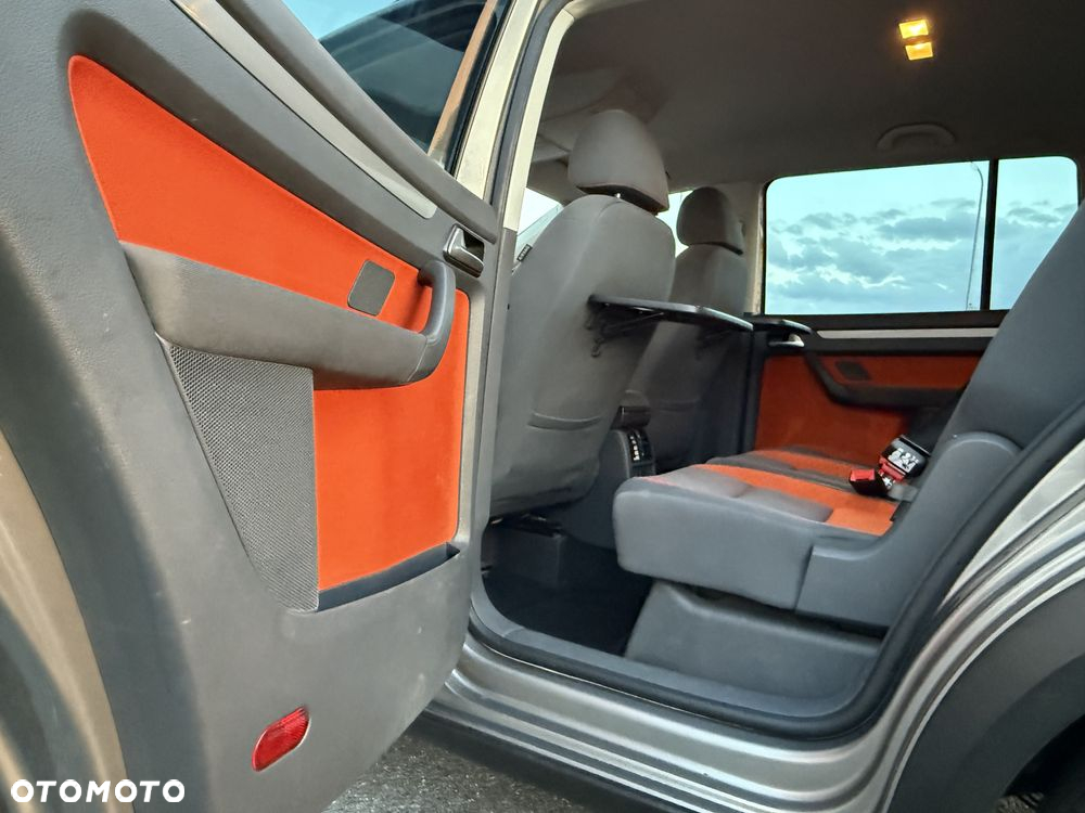 Volkswagen Touran 1.4 TSI Cross - 9
