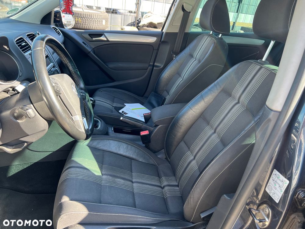 Volkswagen Golf - 6