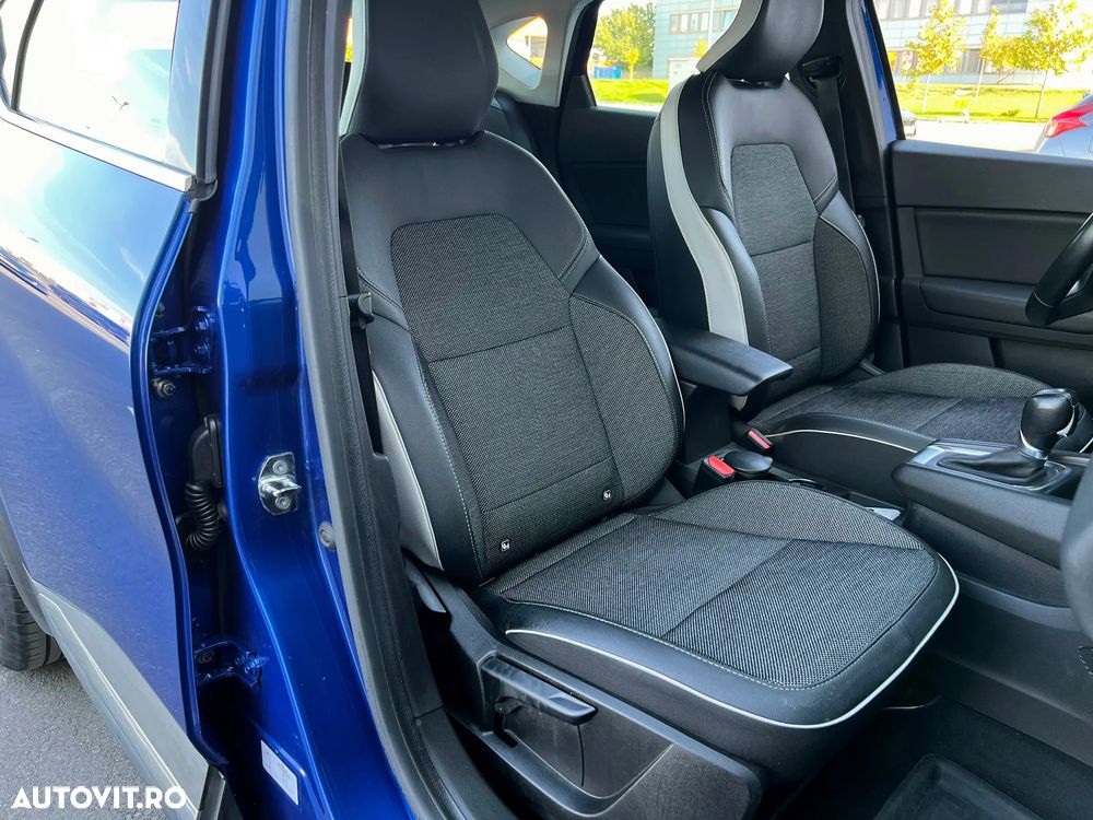 Renault Captur BLUE dCi EDC Intens - 10