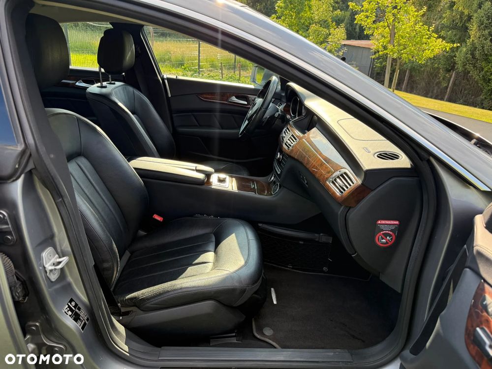 Mercedes-Benz CLS 350 CDI 4-Matic BlueEff - 12