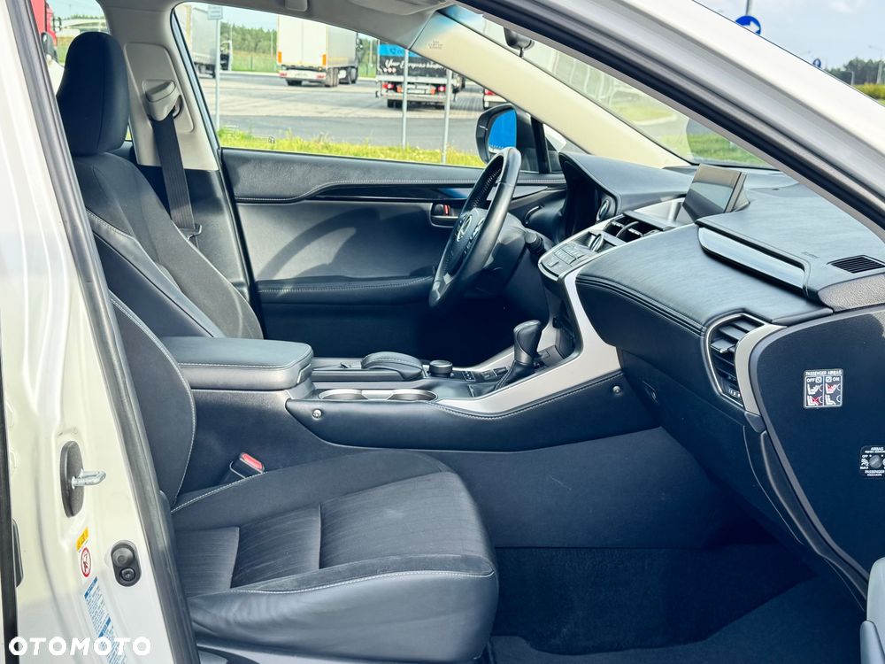 Lexus NX 300h Elite 2WD - 21