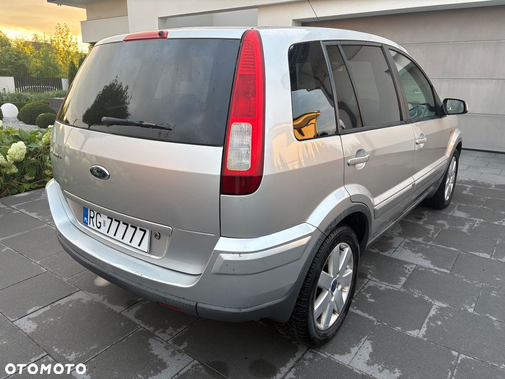 Ford Fusion - 5