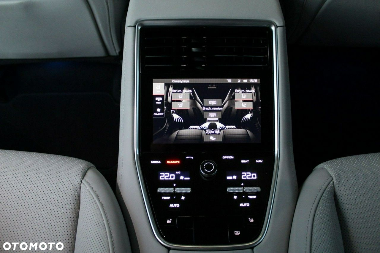 Porsche Panamera - 23