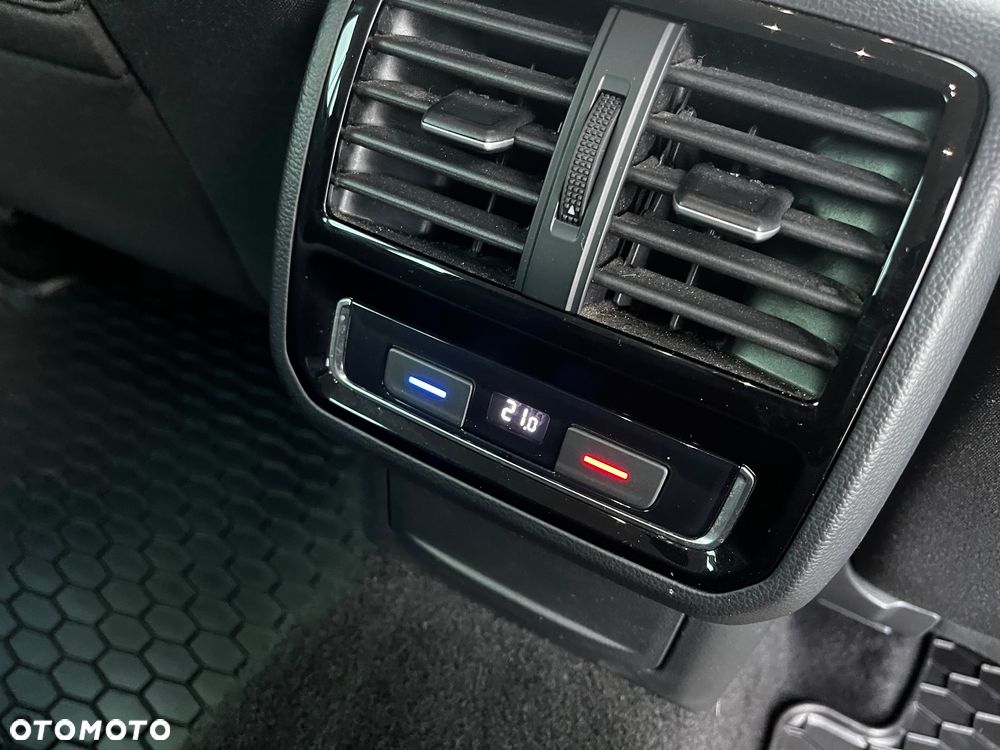 Volkswagen Passat - 23