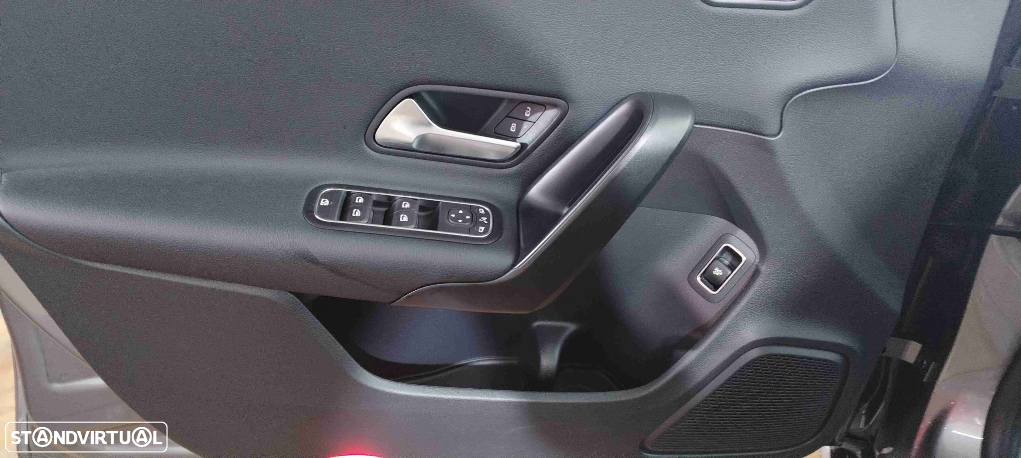 Mercedes-Benz CLA 180 d - 23