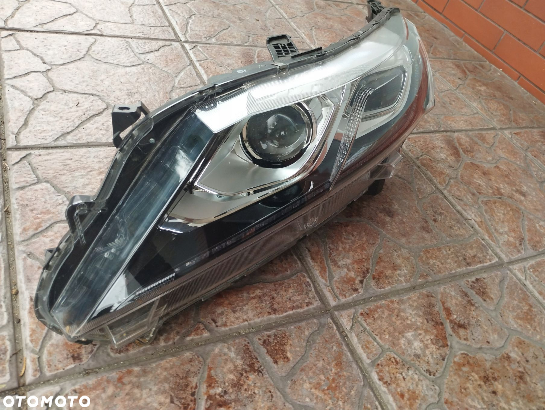Lampa lewa soczewka + LED Mitsubishi Eclipse Cross - 2