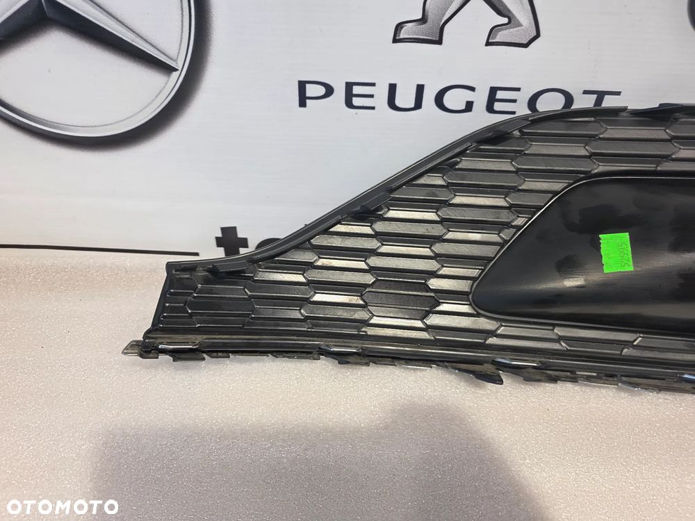 AUDI A5 8W6 LIFT 19- SPORTBACK LEWA / PRAWA KRATKA BOCZNA ZDERZAK PRZEDNIEGO PRZÓD NR 8W6807682S / 8W6807681S NR AUKCJI KB20 - 9