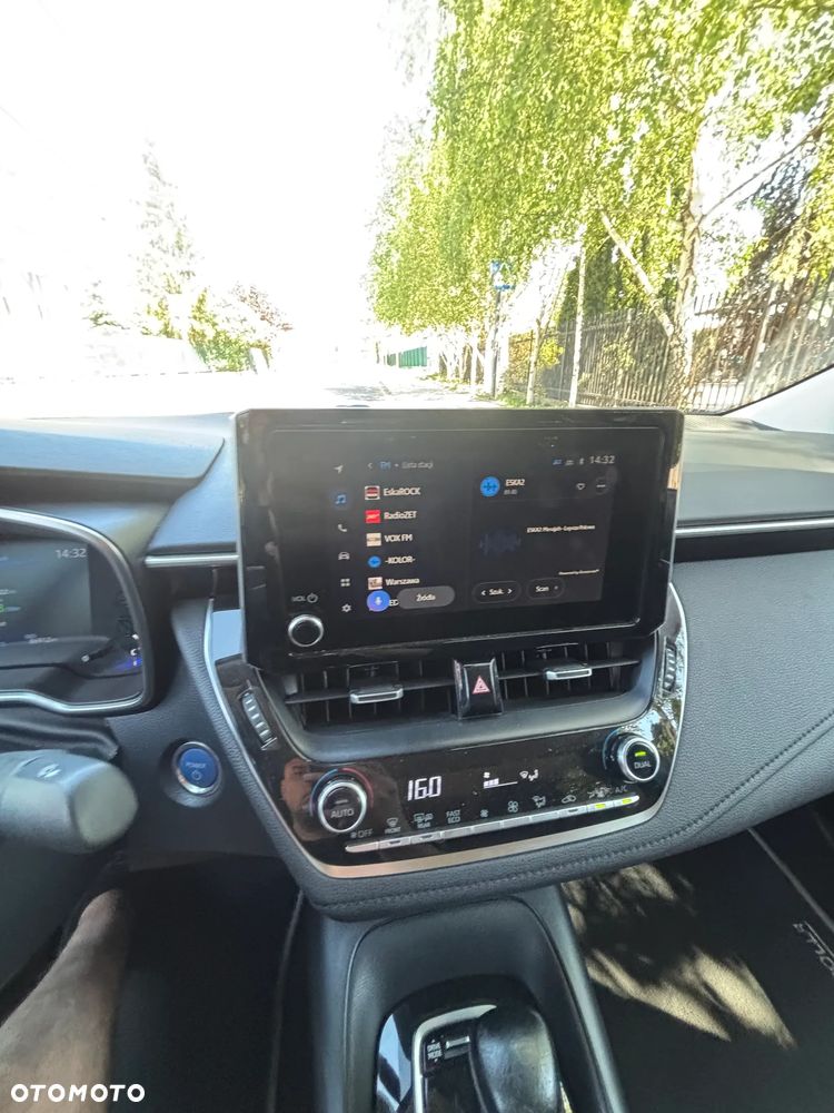 Toyota Corolla 1.8 Hybrid Executive - 16