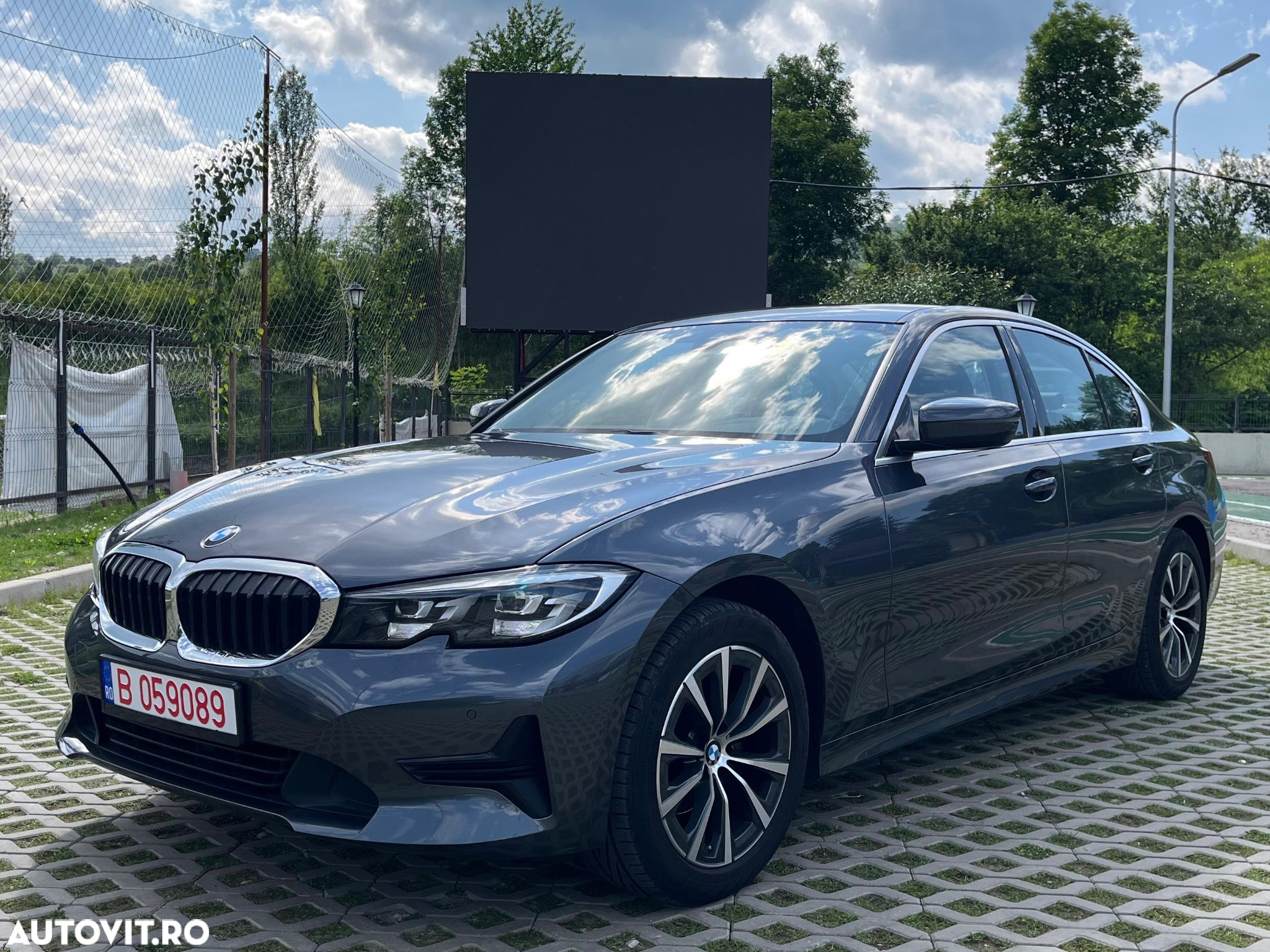 BMW Seria 3 318i AT - 31