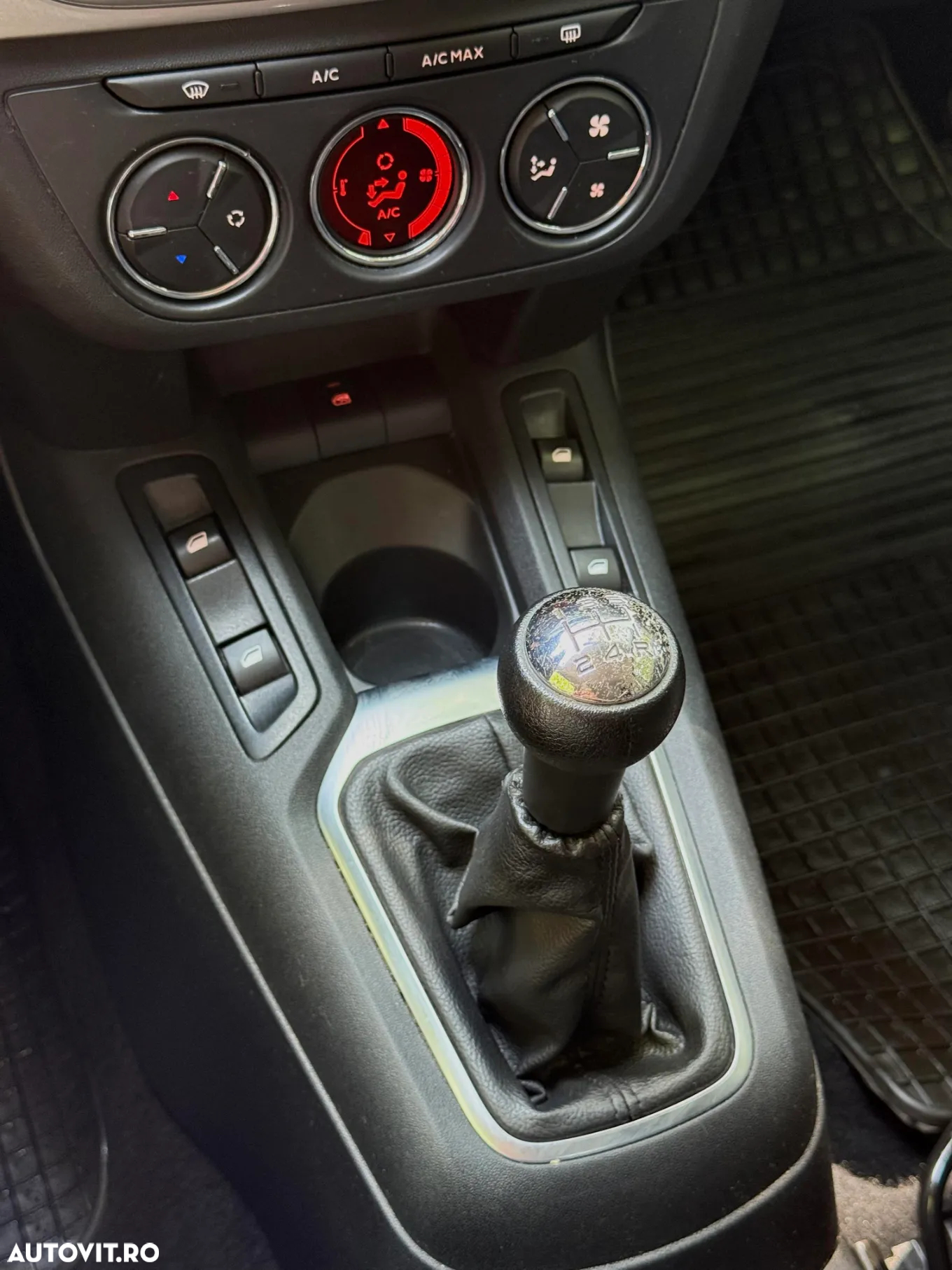 Citroën C-Elysée 1.2 PureTech BVM Shine - 20