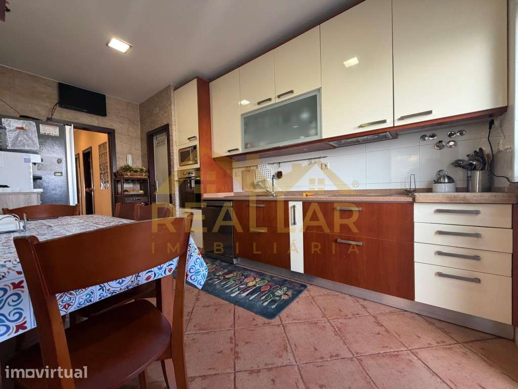 Andar Moradia T3+1 Renovado na Póvoa de Varzim - Grande imagem: 4/25