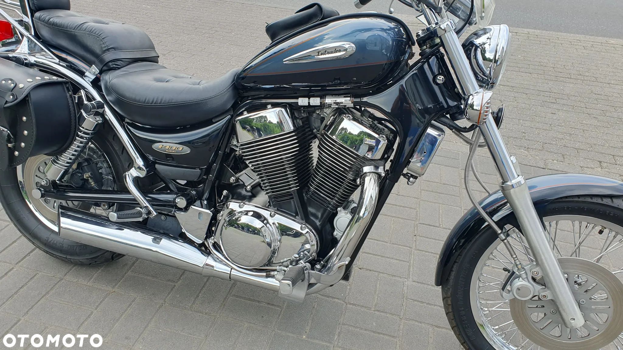 Suzuki Intruder - 1