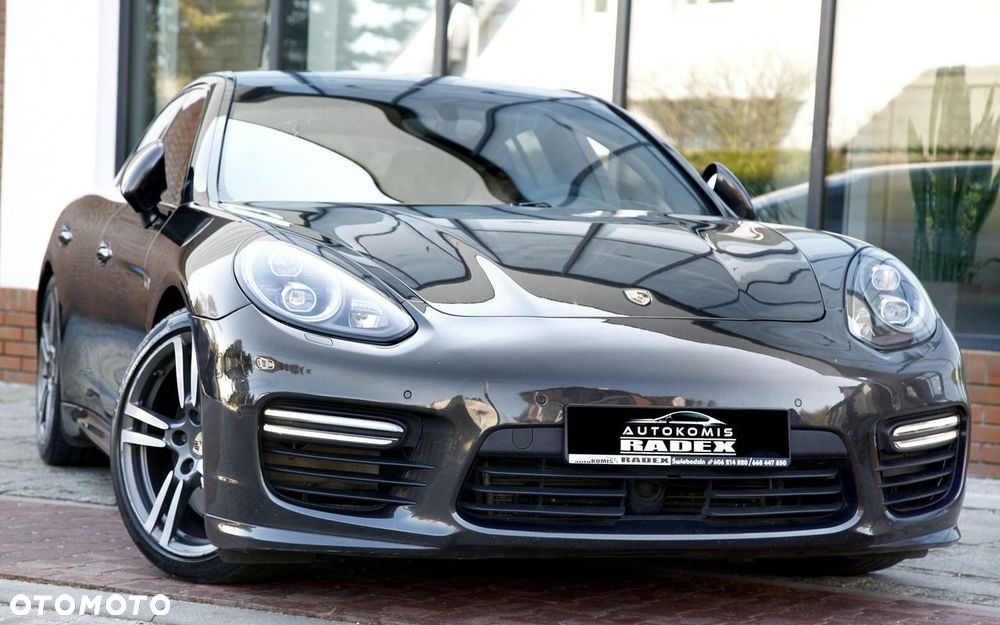 Porsche Panamera GTS PDK - 20