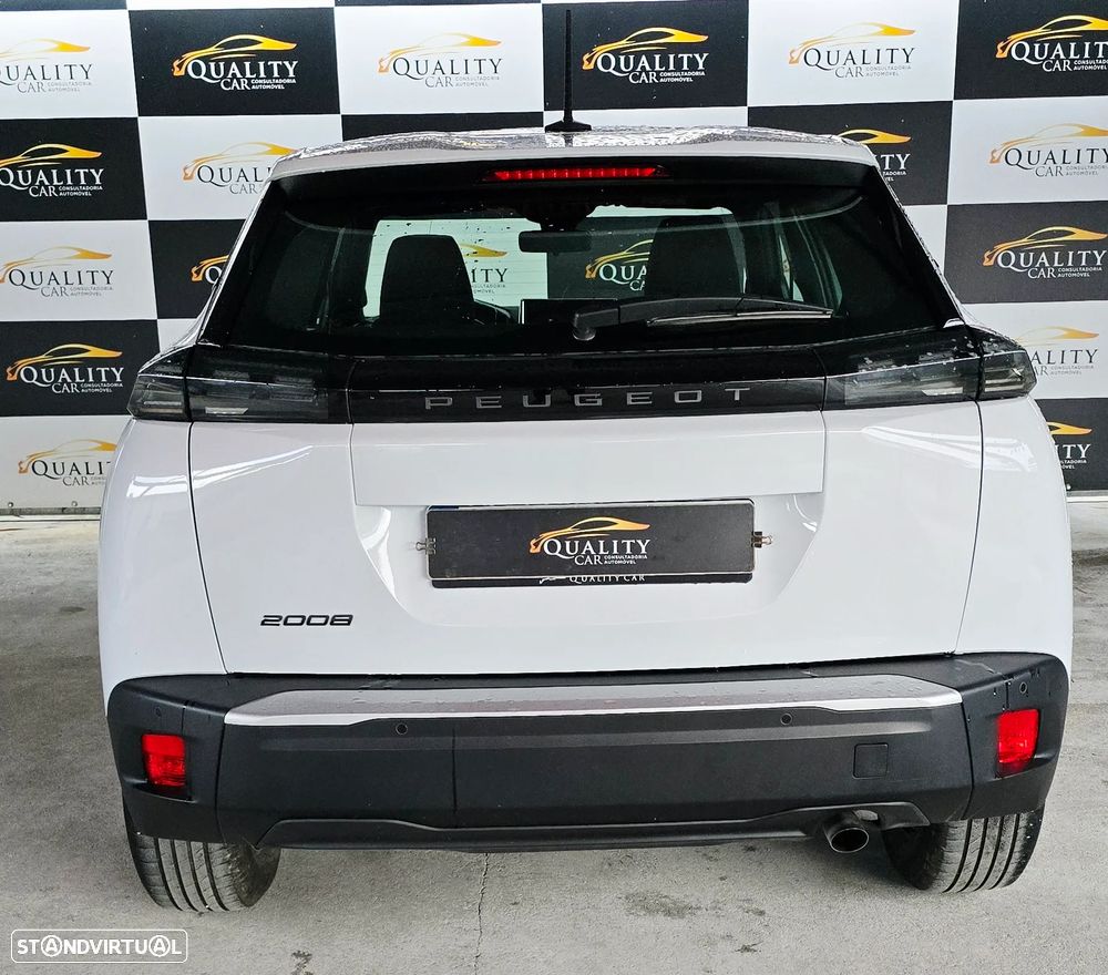 Peugeot 2008 1.2 PureTech Allure - 12