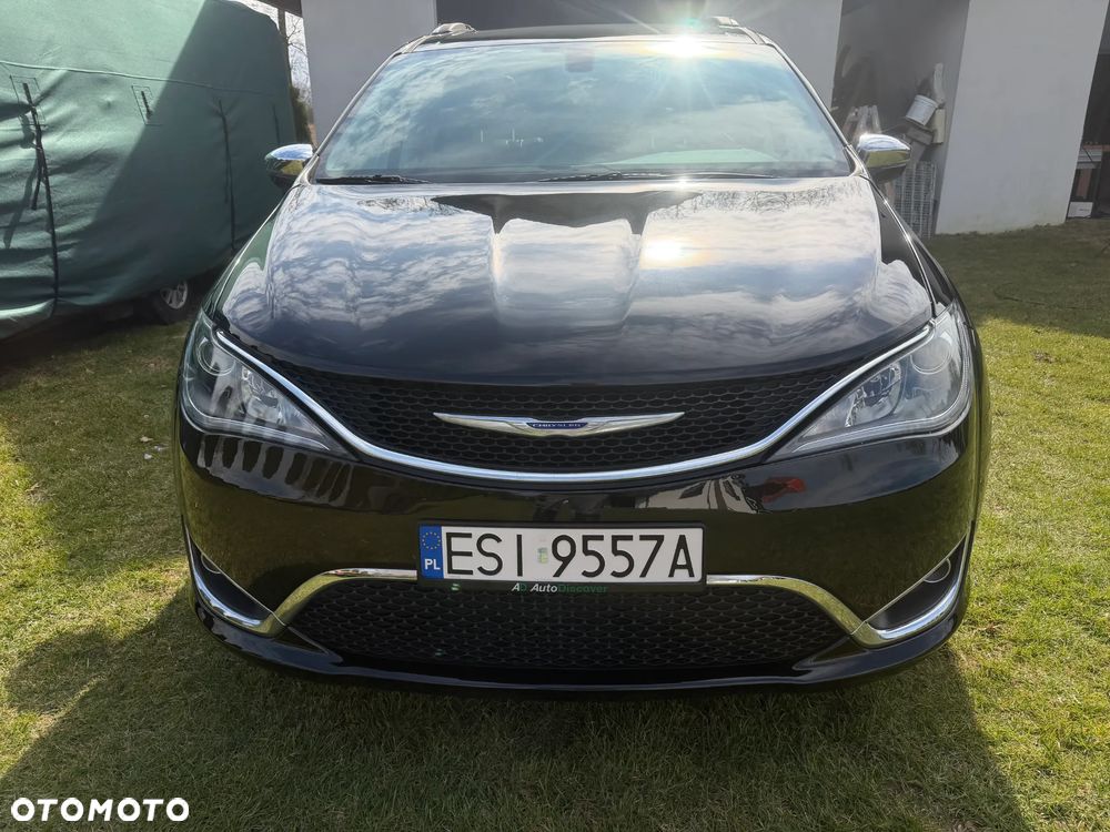 Chrysler Pacifica - 1