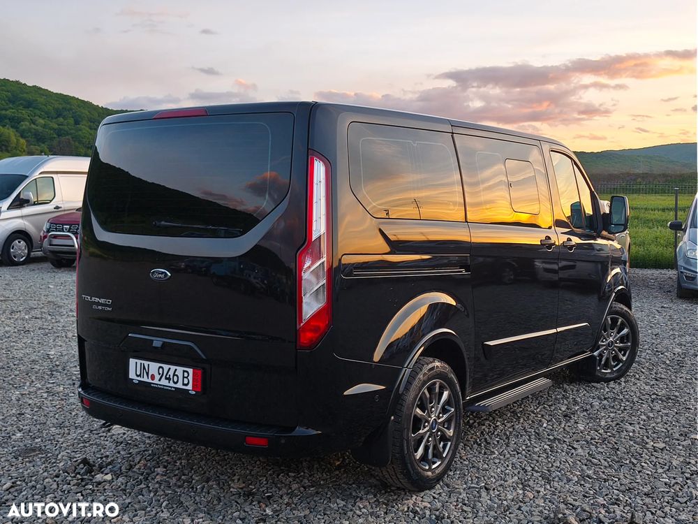 Ford Tourneo Custom - 23