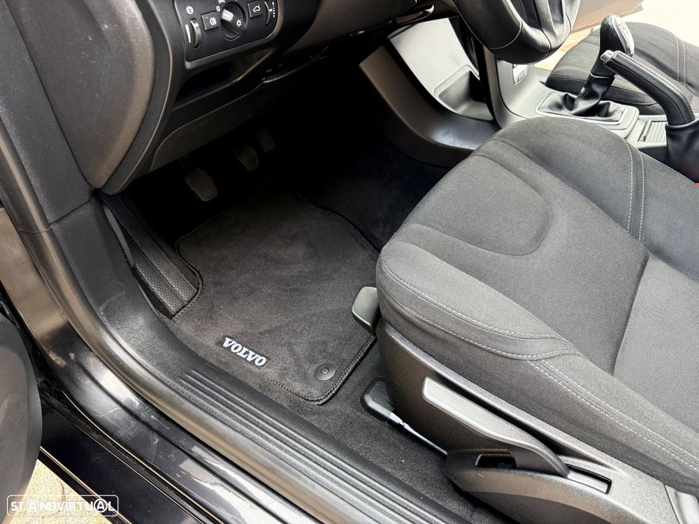 Volvo V40 D2 Kinetic - 38