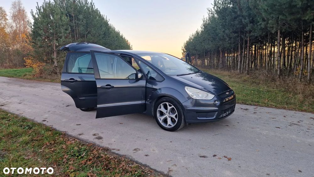 Ford S-Max - 24