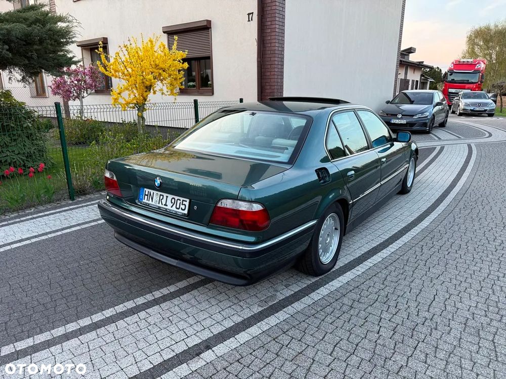 BMW Seria 7 - 11