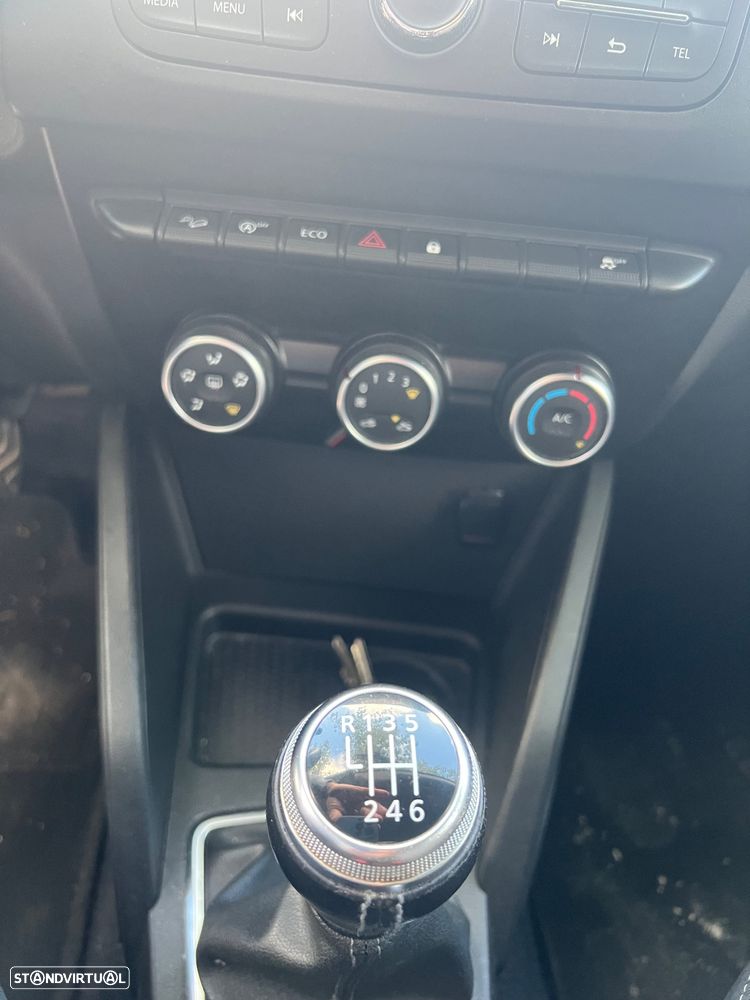 Dacia Duster 1.5 Blue dCi Comfort 4WD - 9