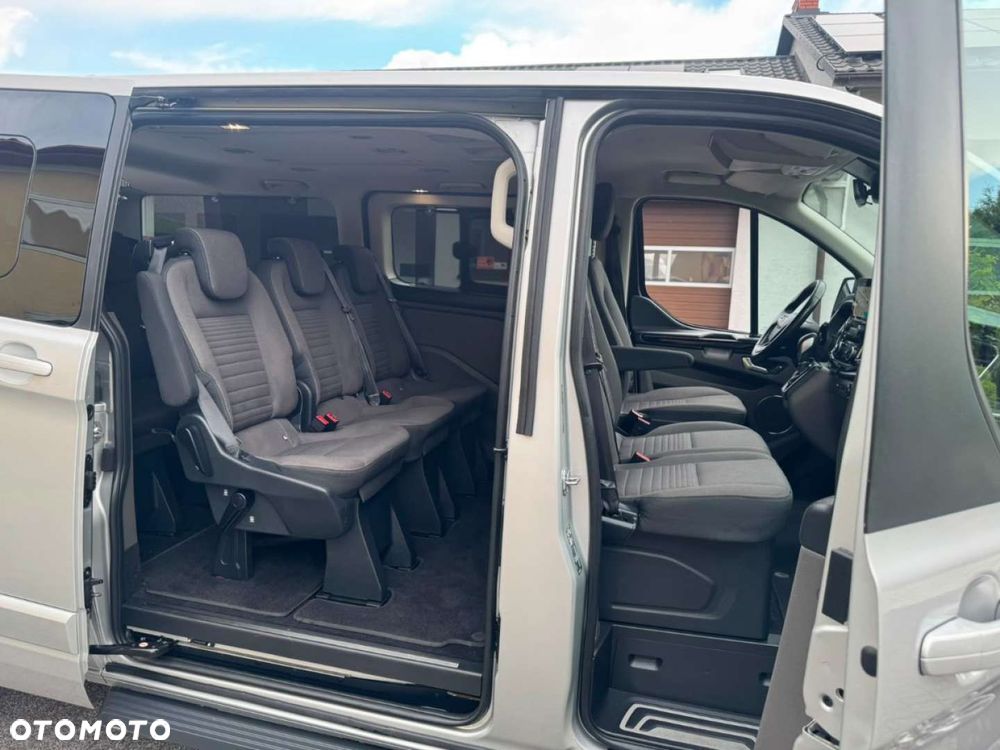 Ford Tourneo Custom - 33