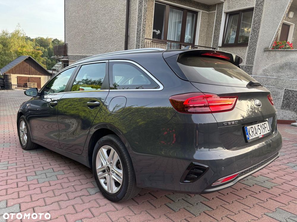 Kia Ceed 1.6 CRDi (48V Mild-Hybrid) DCT7 Platinum - 34