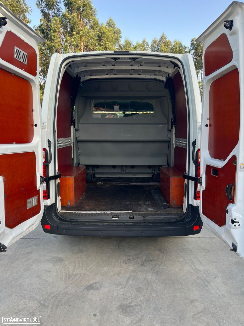 Renault Master 7 lugares C/ 31.000 KM - 8