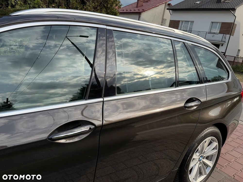 BMW Seria 5 525d Luxury Line - 16