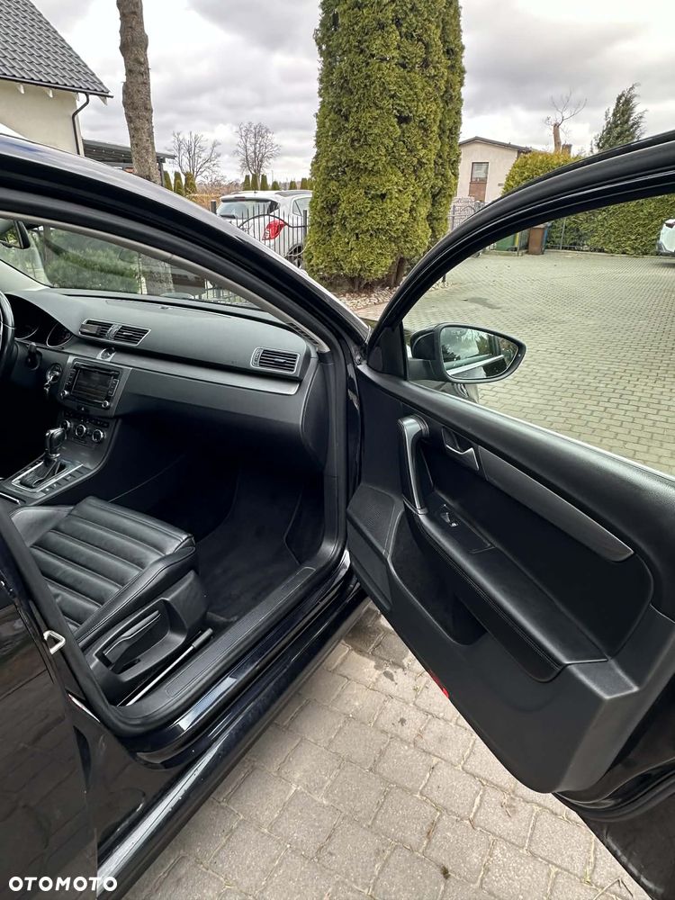 Volkswagen Passat 2.0 TDI 4Motion DSG BlueMotion Tech R-Line - 35