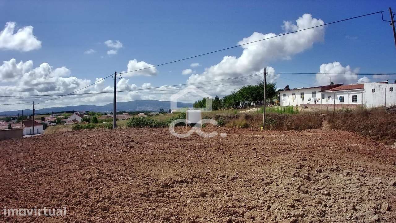 Terreno Urbano de 687 m² - Grande imagem: 3/7