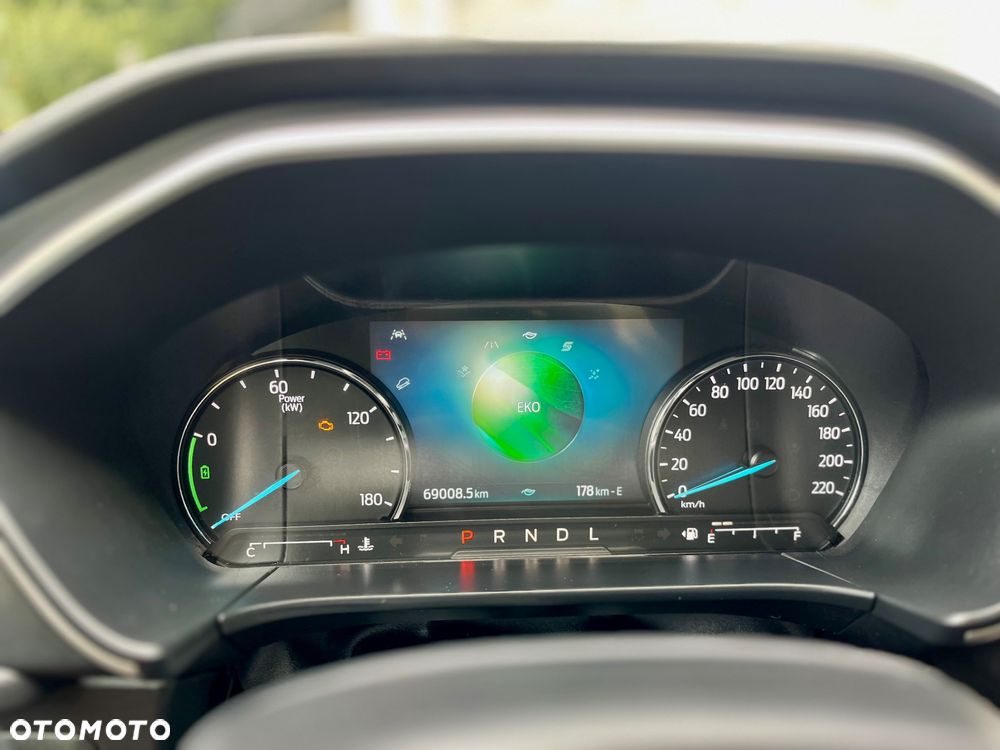 Ford Kuga 2.5 FHEV FWD Titanium X - 24