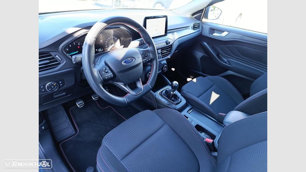 Ford Focus 1.0 EcoBoost ST-Line - 24
